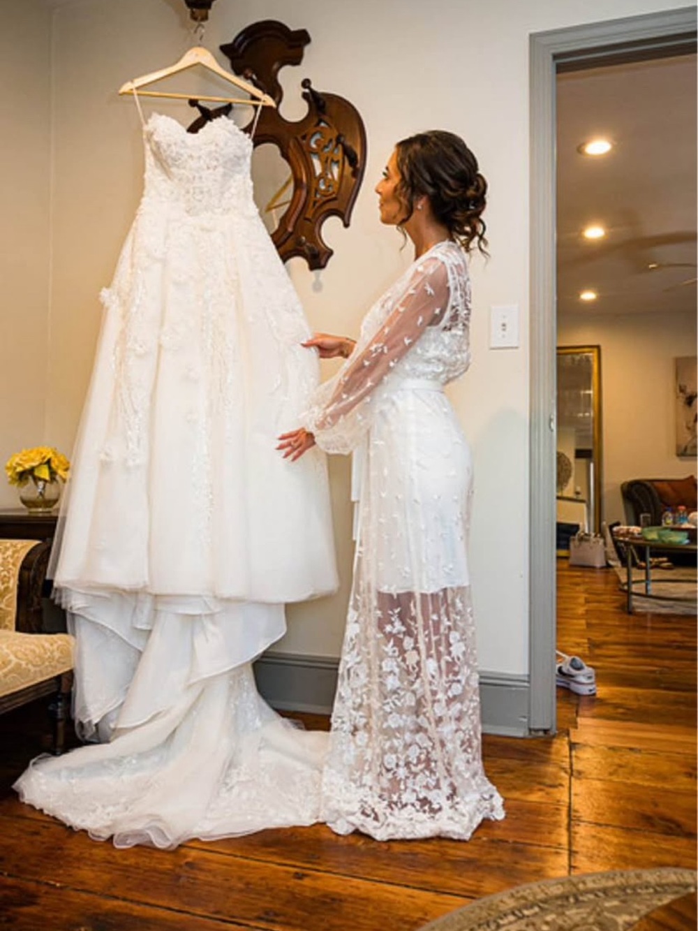 Le Rose Adele Bridal Robe with 3D Floral Lace - White - Picture 4 of 4